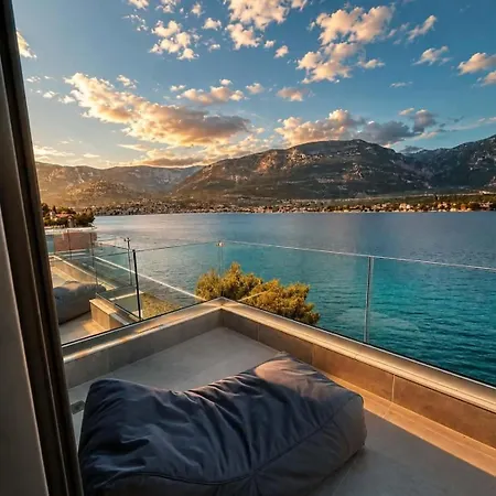 Διαμέρισμα Aqua Τριζόνια