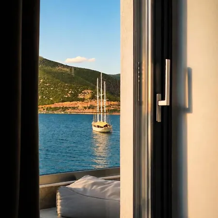 Διαμέρισμα Aqua Τριζόνια