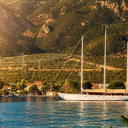 Διαμέρισμα Aqua Τριζόνια